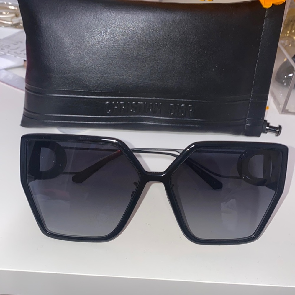 Dior 30Montaigne BU